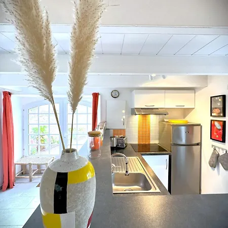Ty Jeanne-maison Bretonne Avec Jardin Proche